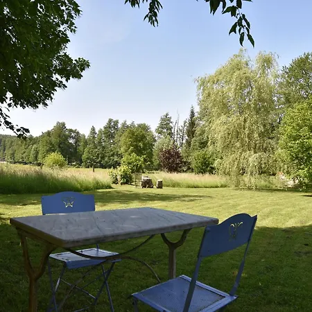 In Auvergne With Roofed Garden And Terrace Hébergement de vacances Calvinet