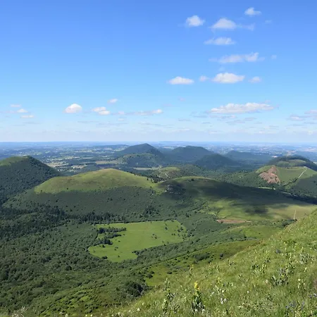 In Auvergne With Roofed Garden And Terrace *