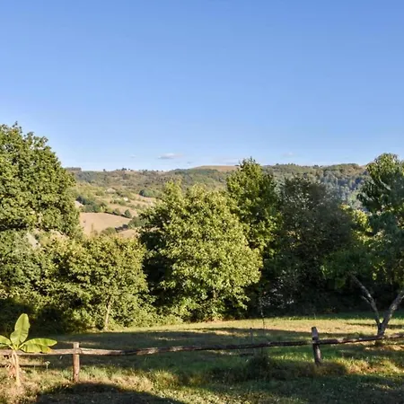 In Auvergne With Roofed Garden And Terrace *