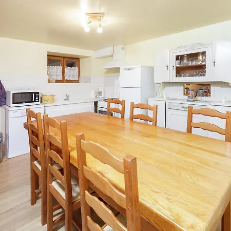 In Auvergne With Roofed Garden And Terrace Σπίτι διακοπών *