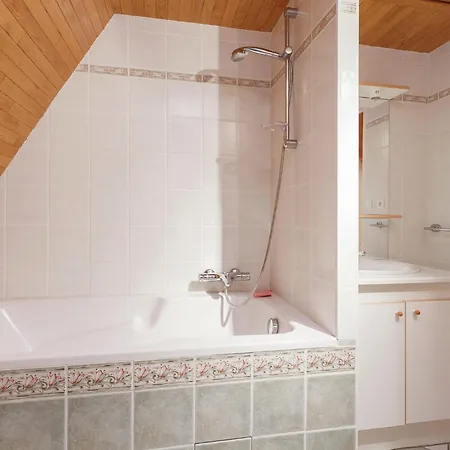 Σπίτι διακοπών In Auvergne With Roofed Garden And Terrace