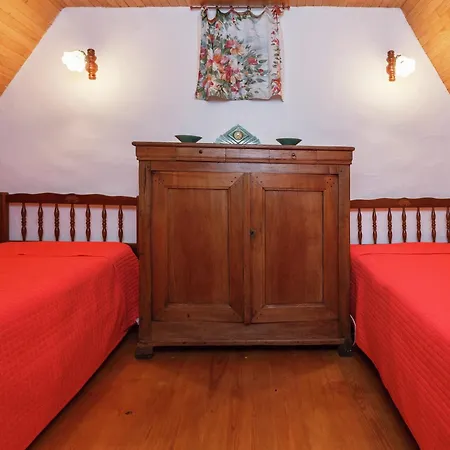 In Auvergne With Roofed Garden And Terrace *