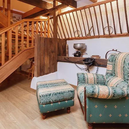 In Auvergne With Roofed Garden And Terrace Calvinet